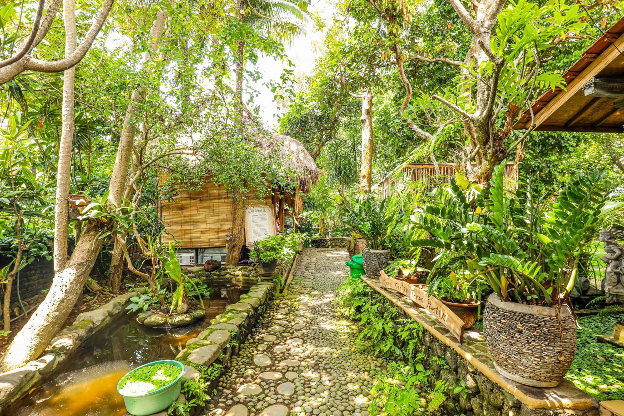 Omunity Bali Hotel Singaraja  Exterior photo