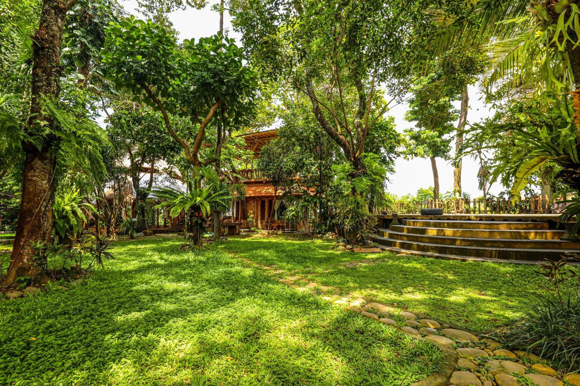 Omunity Bali Hotel Singaraja  Exterior photo