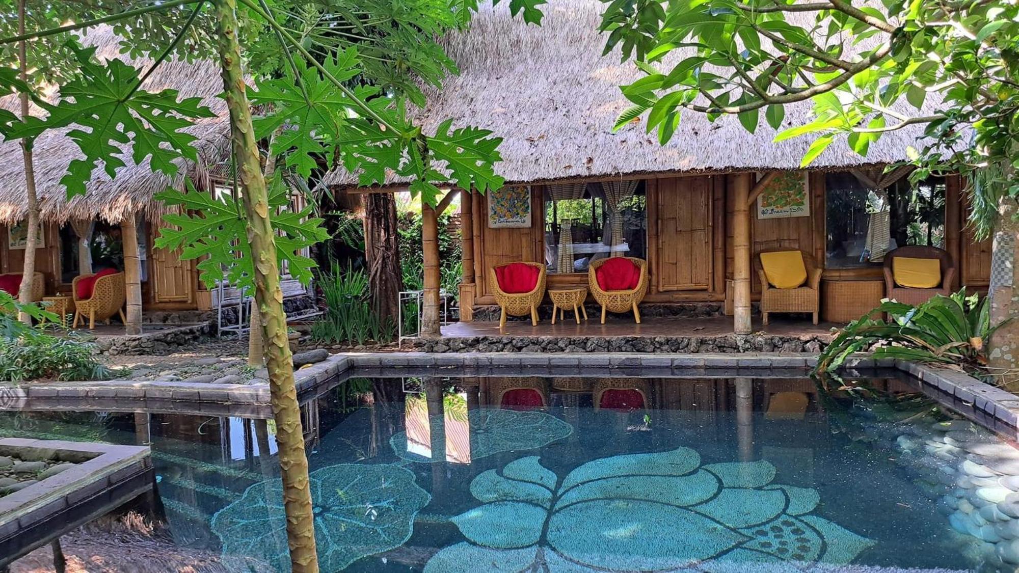Omunity Bali Hotel Singaraja  Exterior photo