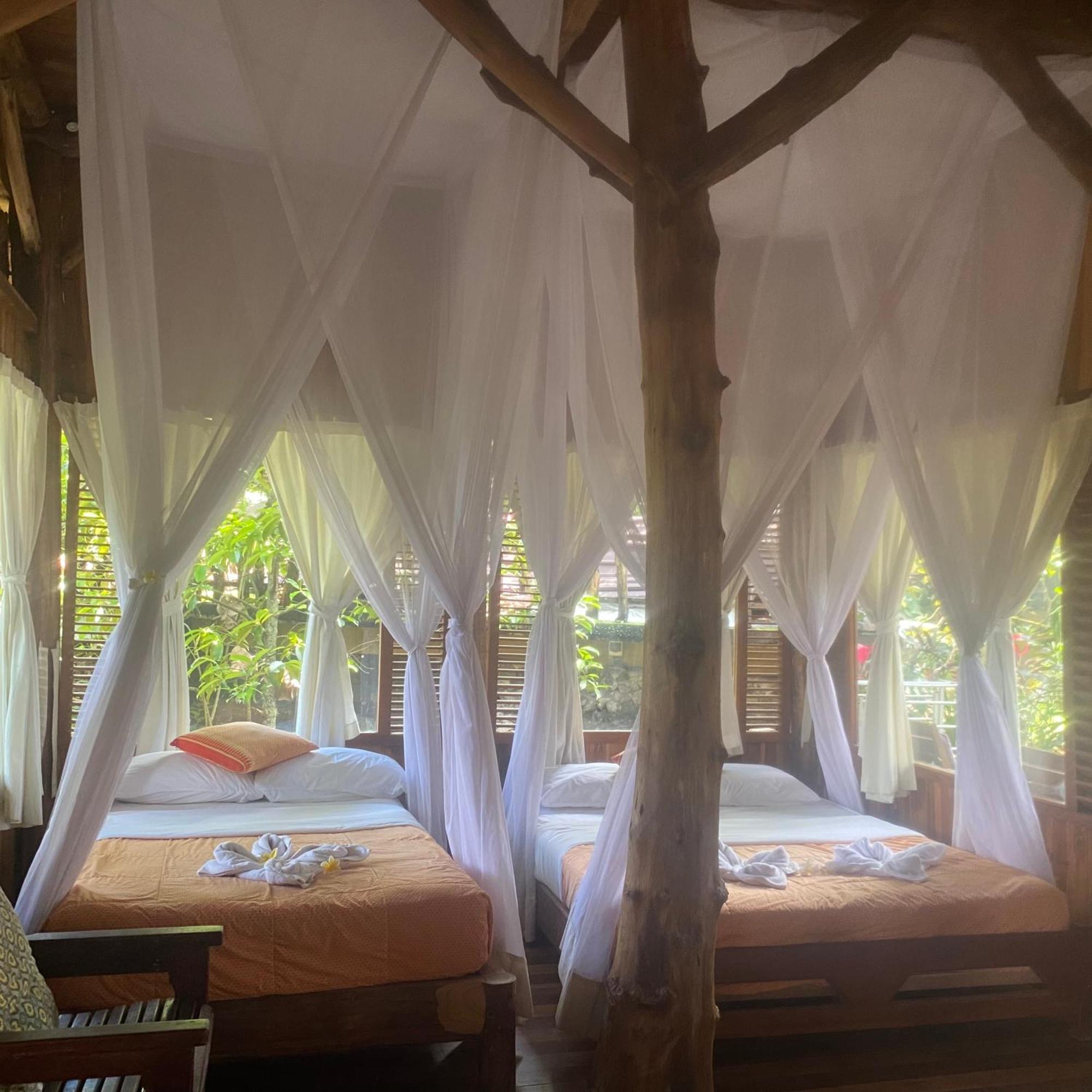 Omunity Bali Hotel Singaraja  Exterior photo