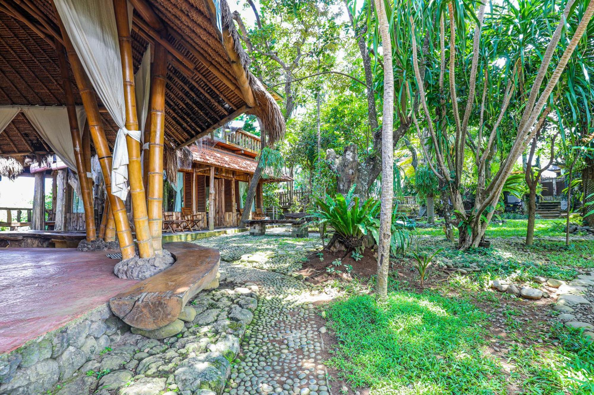 Omunity Bali Hotel Singaraja  Exterior photo