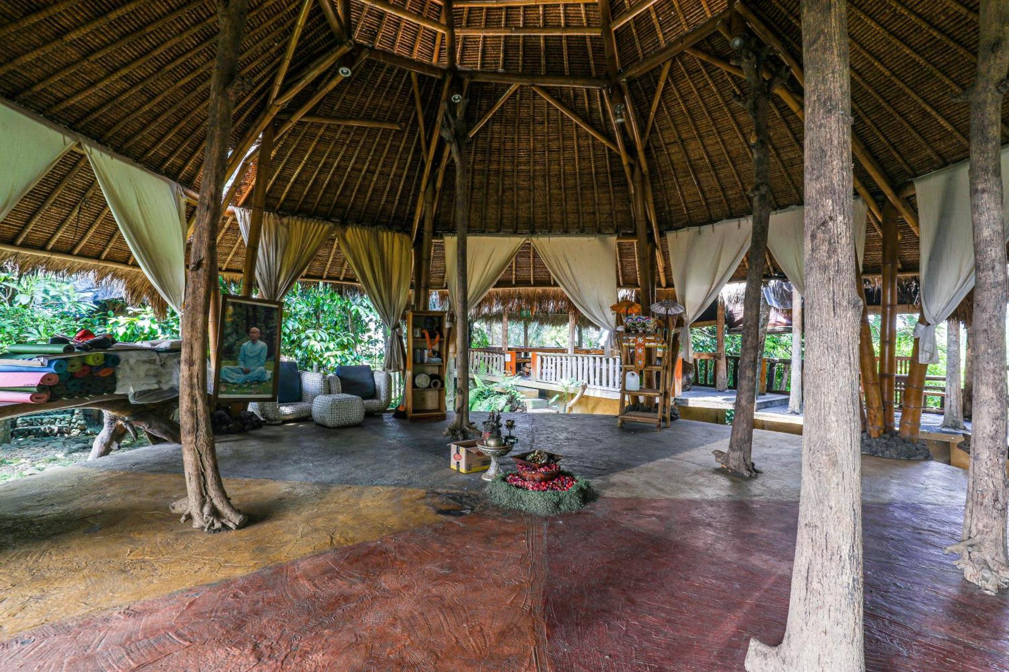 Omunity Bali Hotel Singaraja  Exterior photo