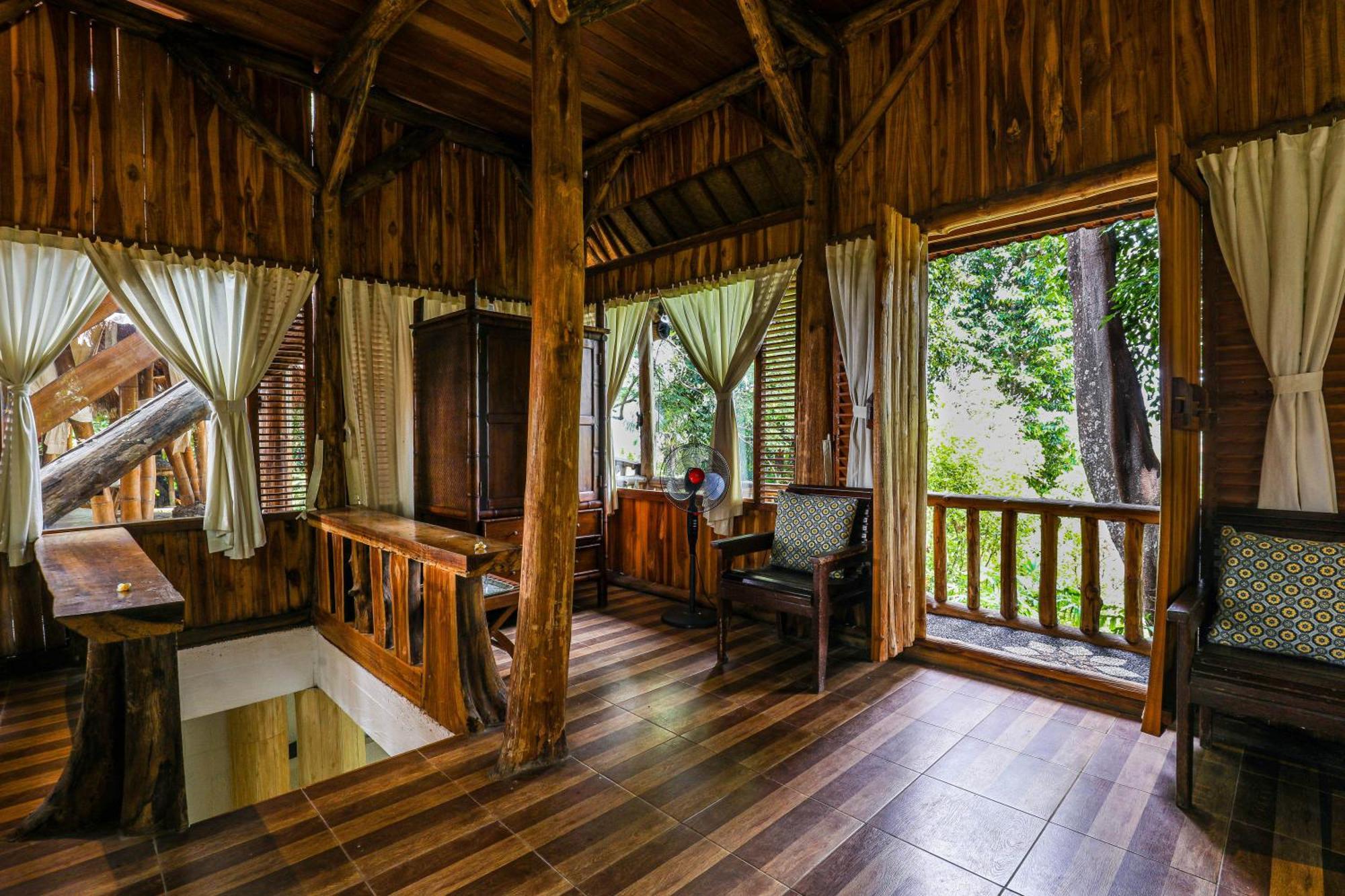 Omunity Bali Hotel Singaraja  Exterior photo