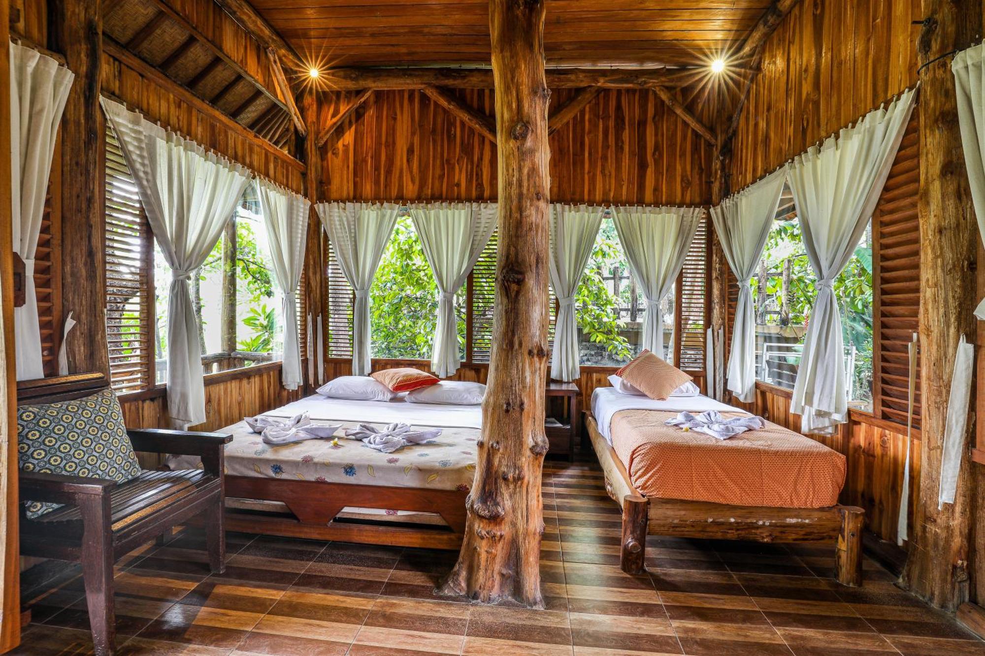Omunity Bali Hotel Singaraja  Exterior photo